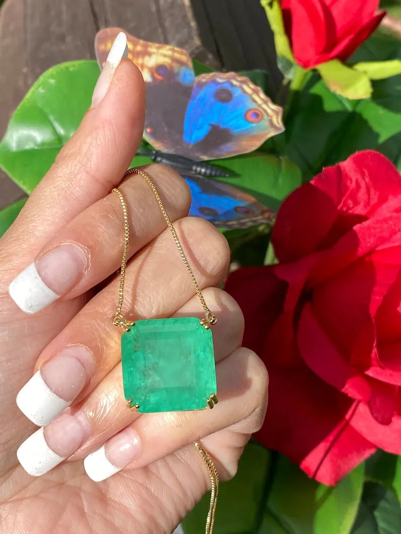 Mesmerizing Natural Green Colombian Emerald Necklace, Emerald May Birthstone, Natural Gemstone Dainty Necklace Emerald Pendant, Gift for Her