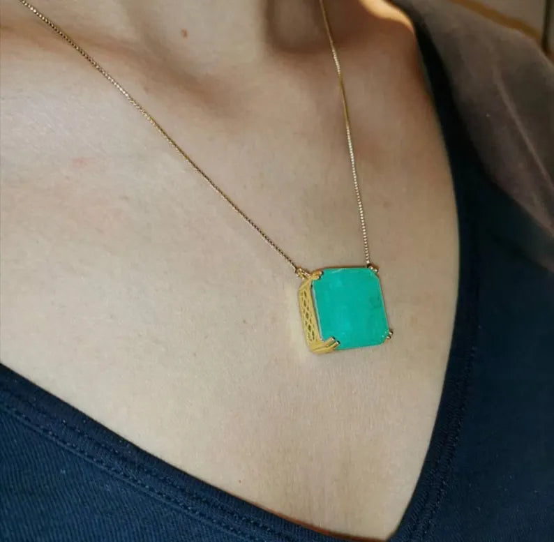 Mesmerizing Natural Green Colombian Emerald Necklace, Emerald May Birthstone, Natural Gemstone Dainty Necklace Emerald Pendant, Gift for Her