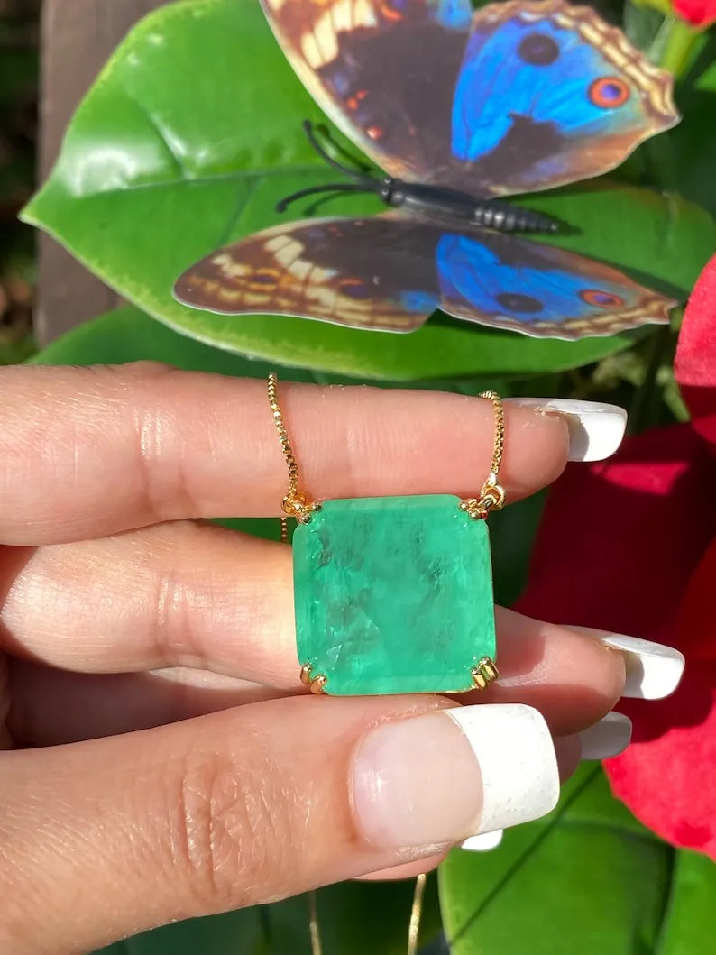 Mesmerizing Natural Green Colombian Emerald Necklace, Emerald May Birthstone, Natural Gemstone Dainty Necklace Emerald Pendant, Gift for Her