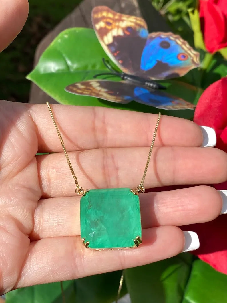 Mesmerizing Natural Green Colombian Emerald Necklace, Emerald May Birthstone, Natural Gemstone Dainty Necklace Emerald Pendant, Gift for Her