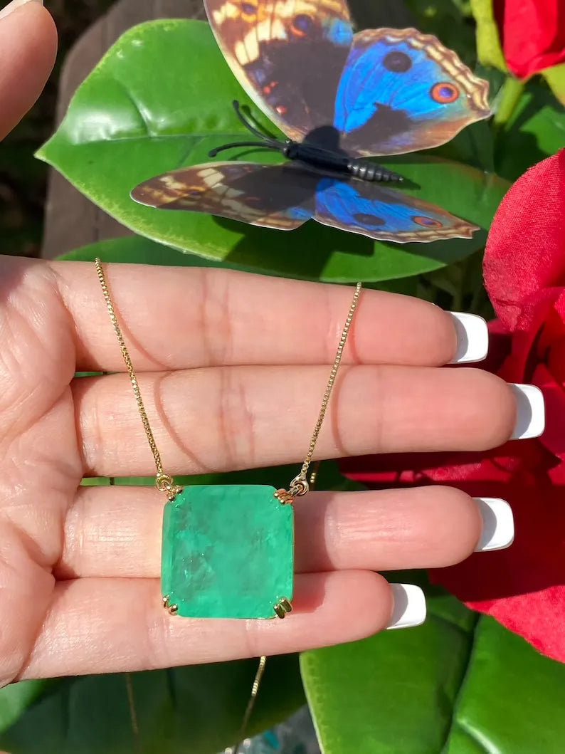 Mesmerizing Natural Green Colombian Emerald Necklace, Emerald May Birthstone, Natural Gemstone Dainty Necklace Emerald Pendant, Gift for Her