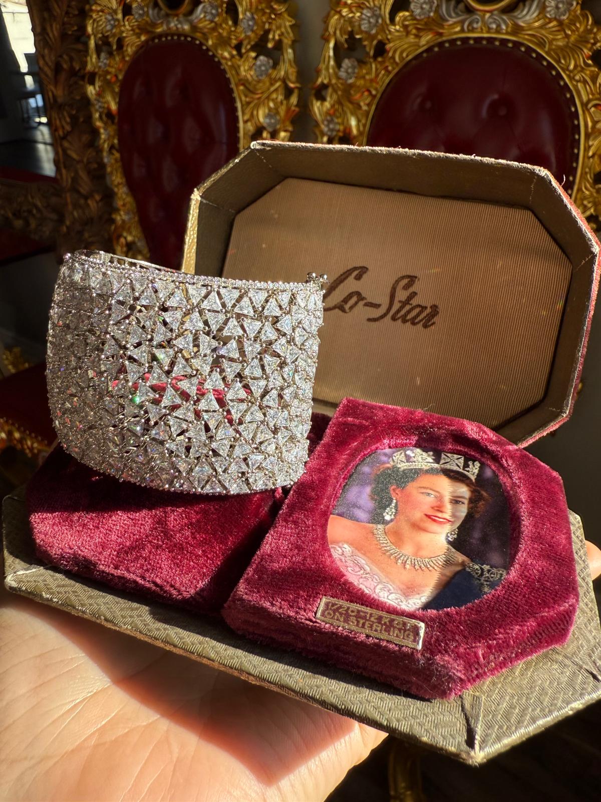 Luxurious 100% Glow and Shine Nano Crystals Bracelet Bangle