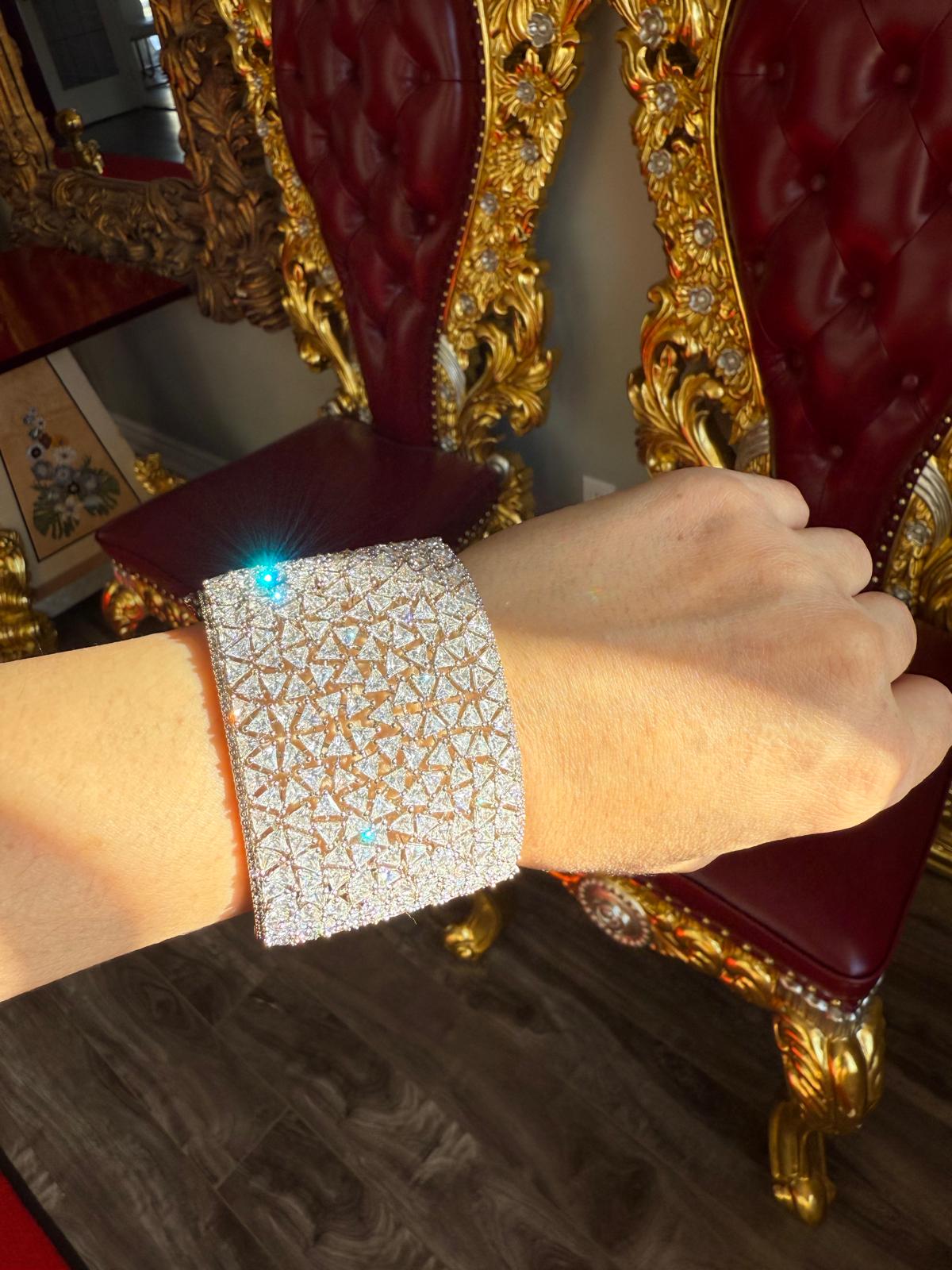 Luxurious 100% Glow and Shine Nano Crystals Bracelet Bangle