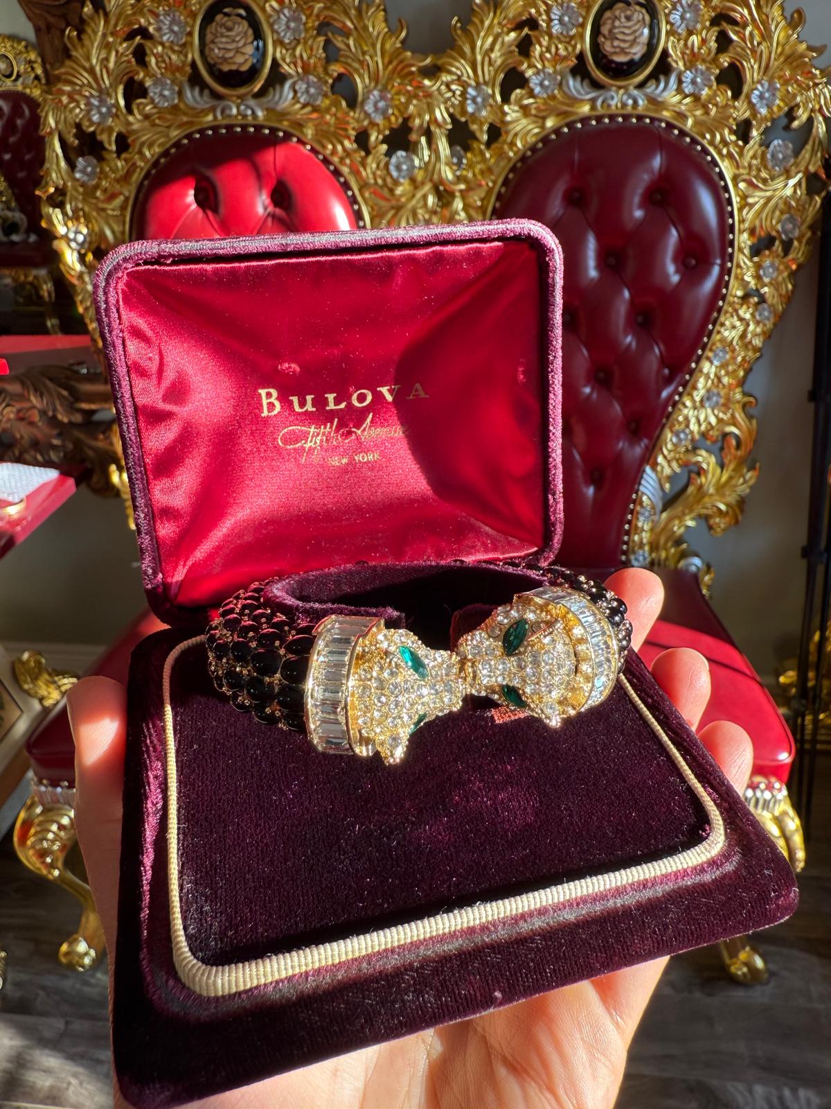 Luxurious Double Head Leopard with Black Spinel, Emeralds, Nano Crystals Bracelet Bangle