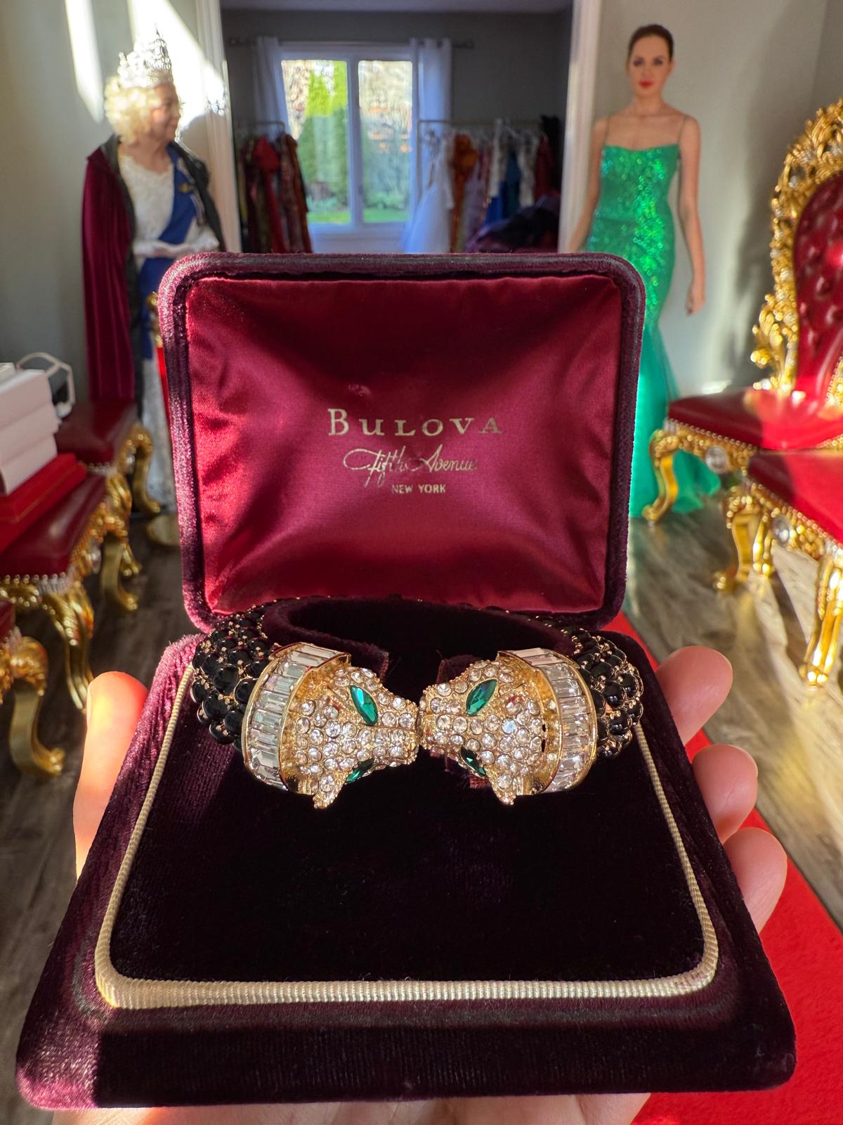 Luxurious Double Head Leopard with Black Spinel, Emeralds, Nano Crystals Bracelet Bangle