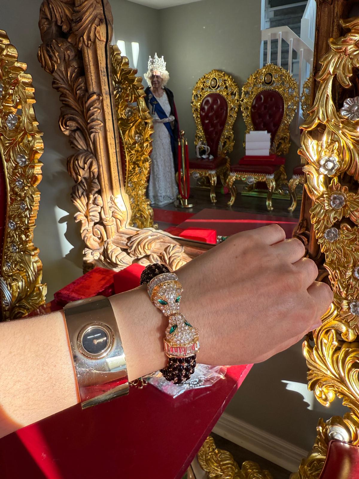 Luxurious Double Head Leopard with Black Spinel, Emeralds, Nano Crystals Bracelet Bangle