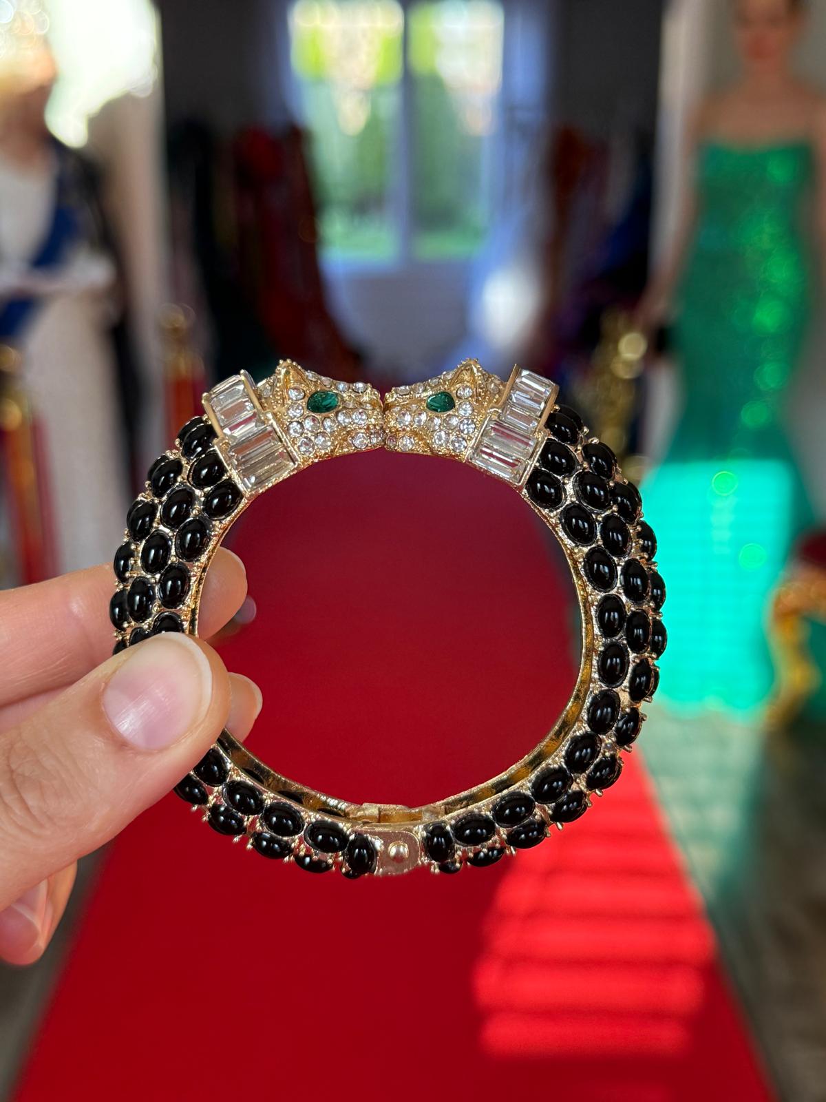 Luxurious Double Head Leopard with Black Spinel, Emeralds, Nano Crystals Bracelet Bangle