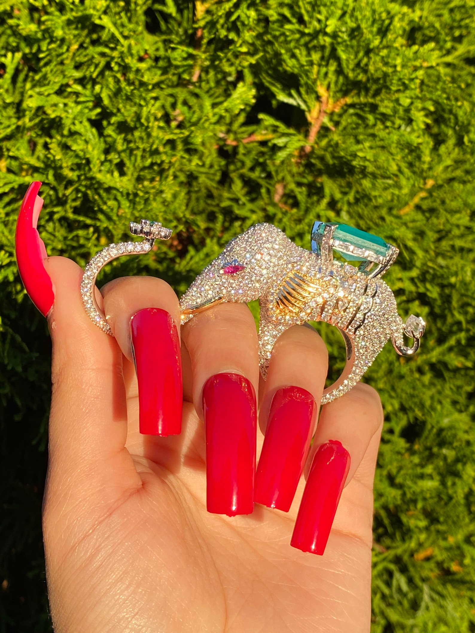 Certified 1001 Nights Queen Elephant Dubai Emerald & Diamond Elephant Ring Masterpiece of Art with 1001 Diamonds, Ruby eyes, Emerald Trunk