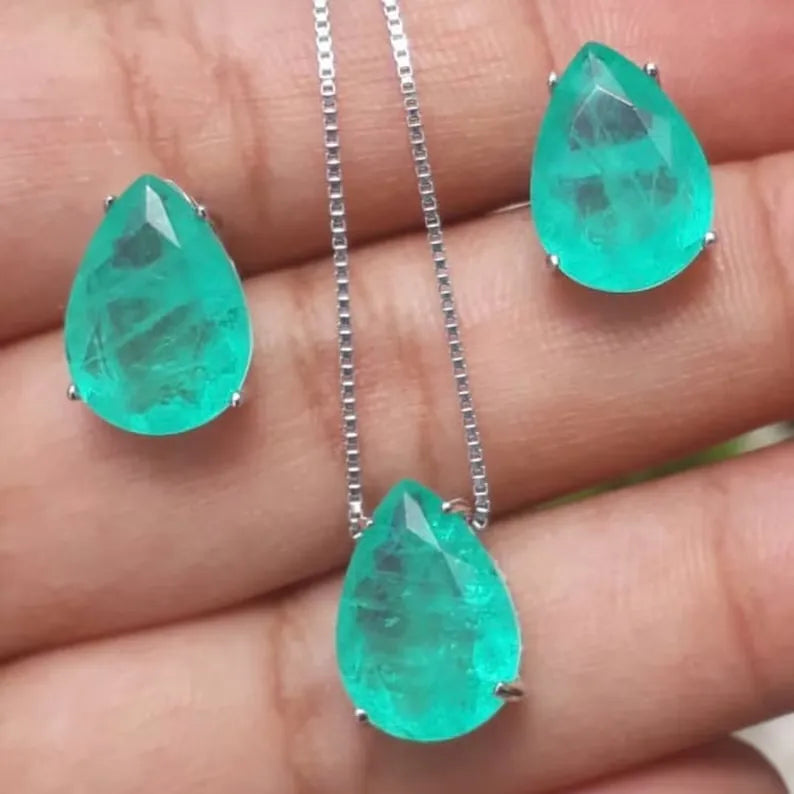 Mesmerizing Caribbean Neon Green Colombian Emerald Jewelry Set Earrings and Necklace