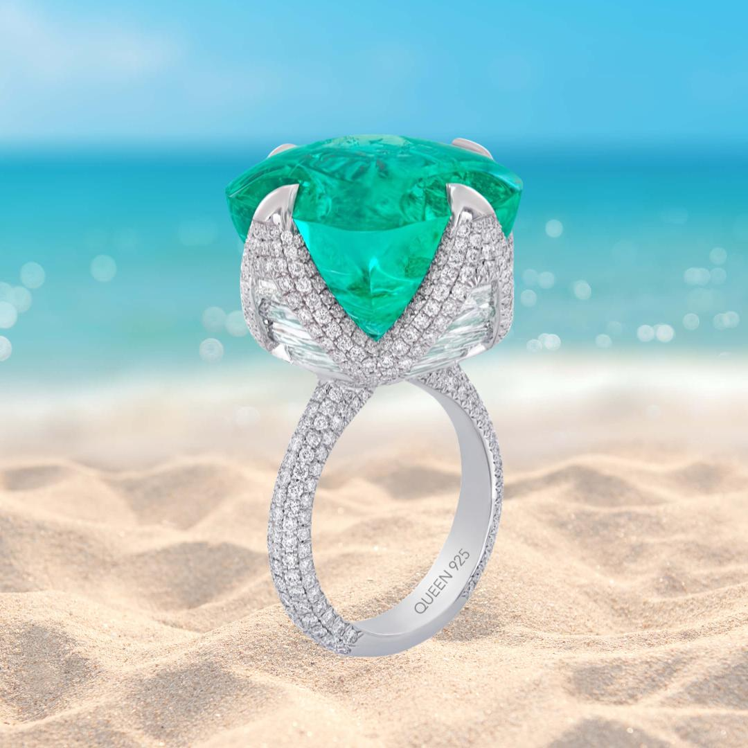 Caribbean Treasure, Luxury Ascher Cut Emerald and Diamond Ring, Magnificent piece, Glowing Neon Exotic Colombian Emerald, Size 8